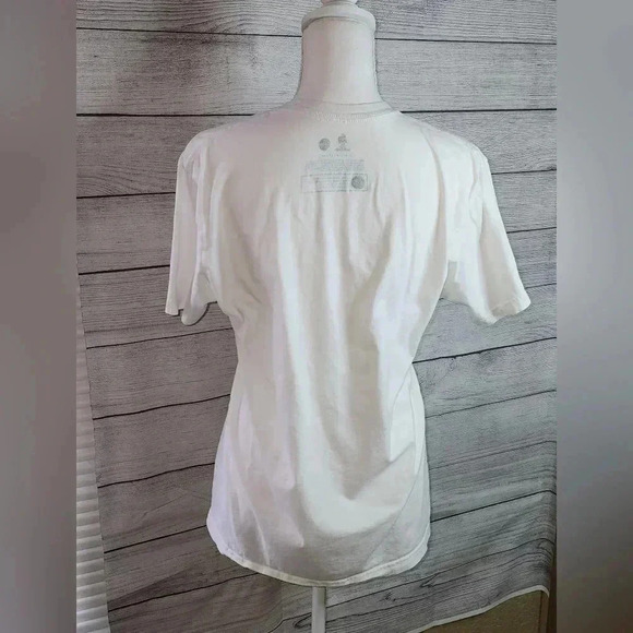 Graphic tee size medium - Picture 2 of 3